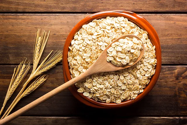 What are the health benefits when you try to eat oats and oatmeal?